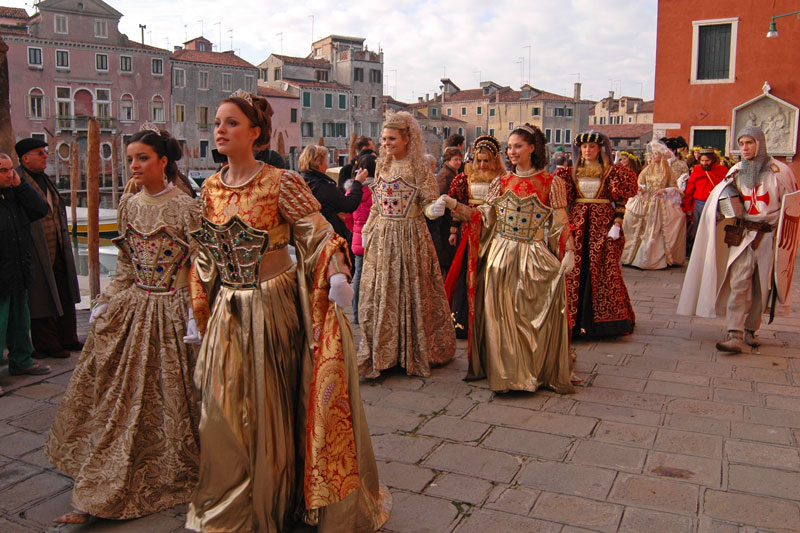 Carnevale di Venezia 2013: coriandoli e colori