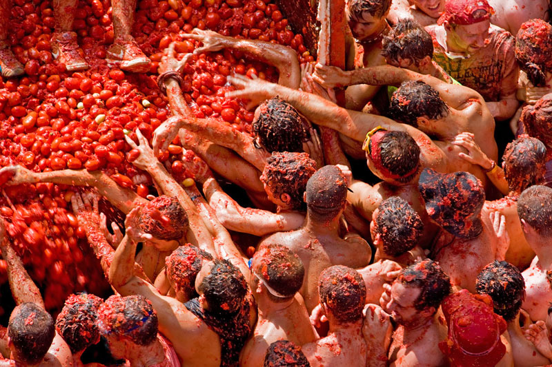 La Tomatina: divertirsi in Spagna a colpi di pomodoro