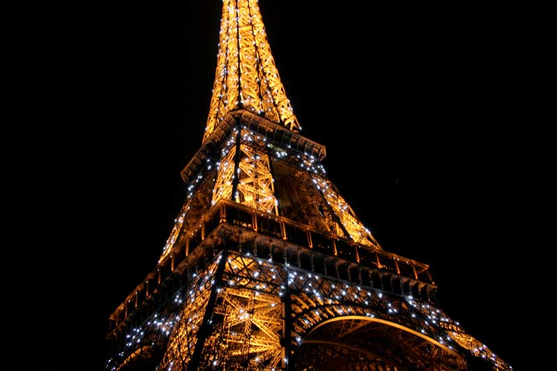 Parigi, aspettando l’anno nuovo a lume di candela