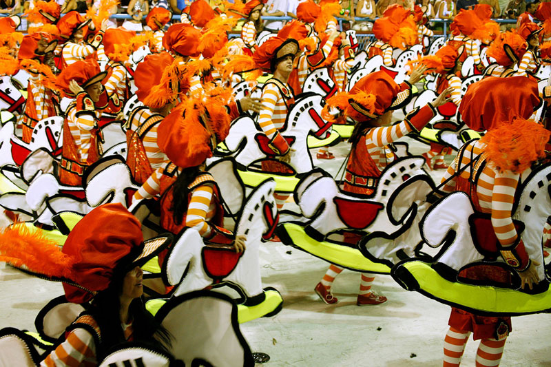 Rio de Janeiro, tra i ballerini del Carnevale