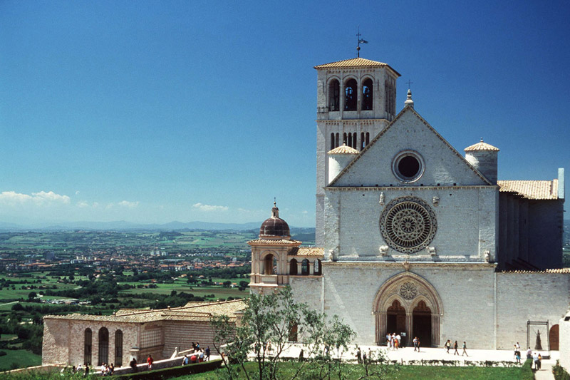 La chiesa di San Francesco in Assisi (foto Alamy/Milestone Media)