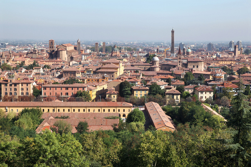 Trekking a Bologna: itinerari originale per il Ponte di Ognissanti