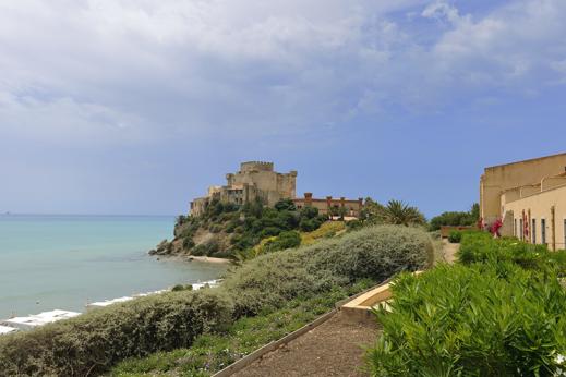 Sicilia: nel castello-spa sul mare