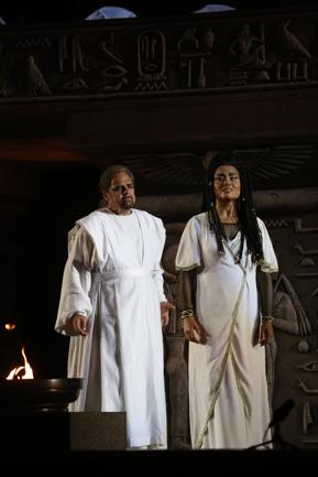 Arena di Verona: Aida storica con debutto