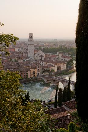 Arena di Verona: tour romantico tra Romeo, Giulietta e Valpolicella