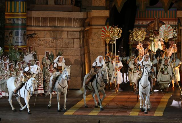 Arena di Verona: Aida storica con debutto