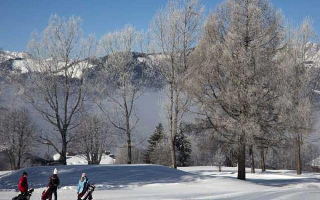 Foto Golf sulla neve: il boom del green in bianco. Ecco quando e dove