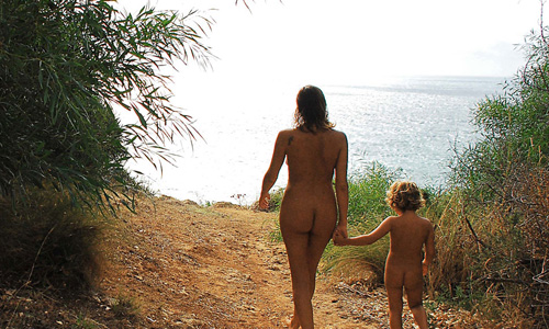 15 spiagge per nudisti da vedere una volta nella vita (più una)