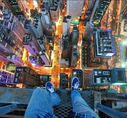 Foto Rooftopping: il selfie dal grattacielo a prova di vertigine
