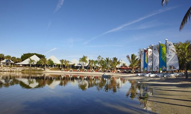 Foto Il resort sul fiume