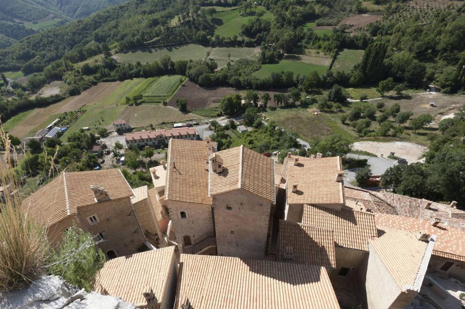 Foto Umbria, via dallo stress nei borghi rinati