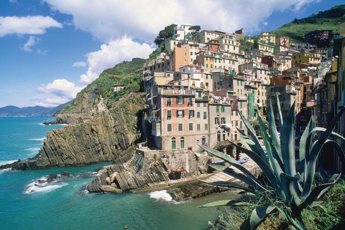 Isolati in Liguria