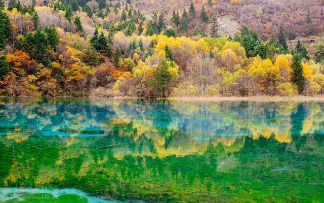 Foto Natura-spettacolo: i 16 laghi più incredibili