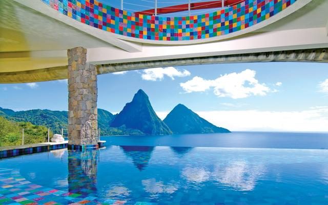 Foto Hotel da favola, le piscine a sfioro più spettacolari