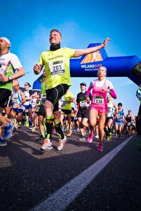 Il mondo di corsa: via con la  Milano Marathon alla stagione del running