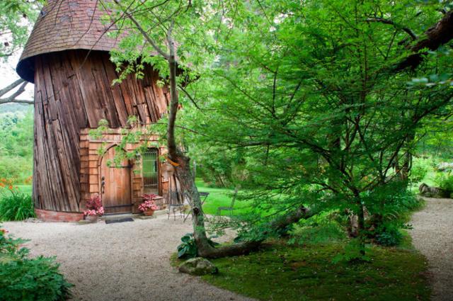 Dormire con gli hobbit: le case-vacanza per i fan di J.R.R. Tolkien