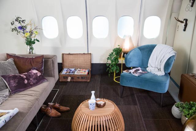 Se la casa è un aereo: l’appartamento più curioso di Amsterdam