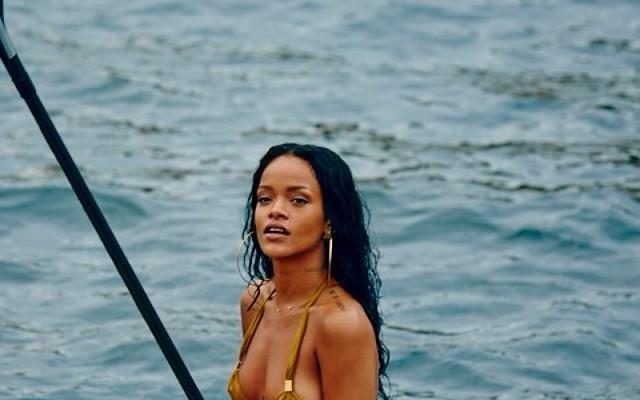 Foto Rihanna: scatti hot dal Brasile