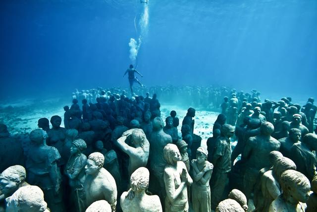 Bahamas: un colosso subacqueo per salvare il pianeta…