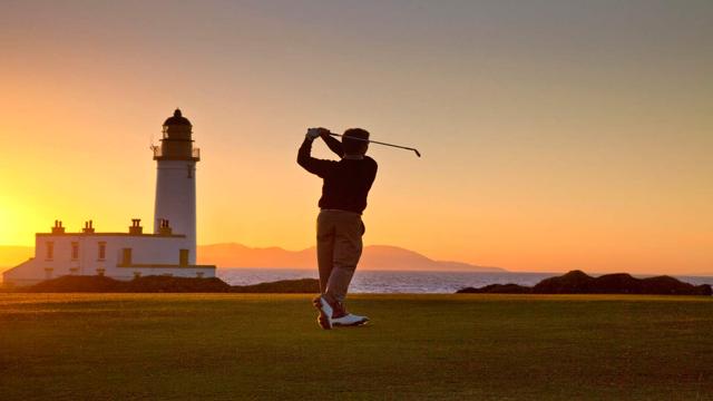 Foto Golf spettacolo: 15 green vista mare