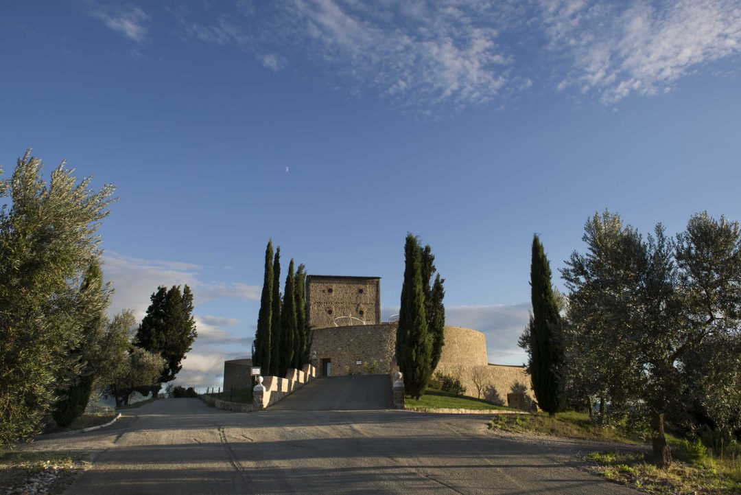 Al Castello di Velona, tra le colline senesi