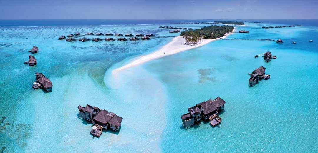 15 hotel da urlo con i piedi nell’acqua. Da Ladispoli alle Maldive