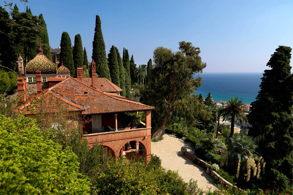 Liguria: agapanti e loti a Villa della Pergola