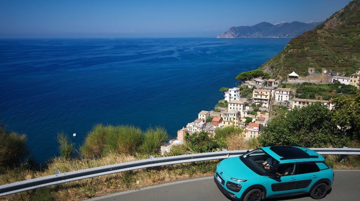 Foto Liguria. Curva dopo curva, in Citroën