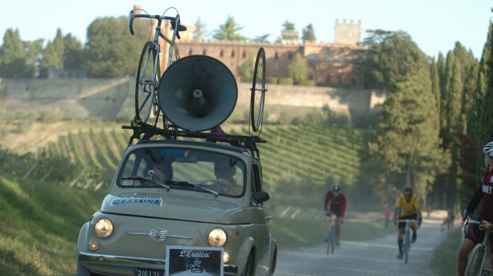 Foto Eroica: nel Chianti, con bici d'epoca e baffetti