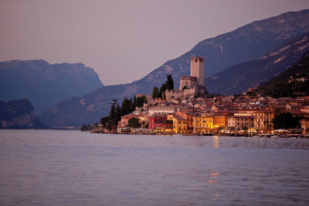 Lago di Garda: tra borghi e uliveti