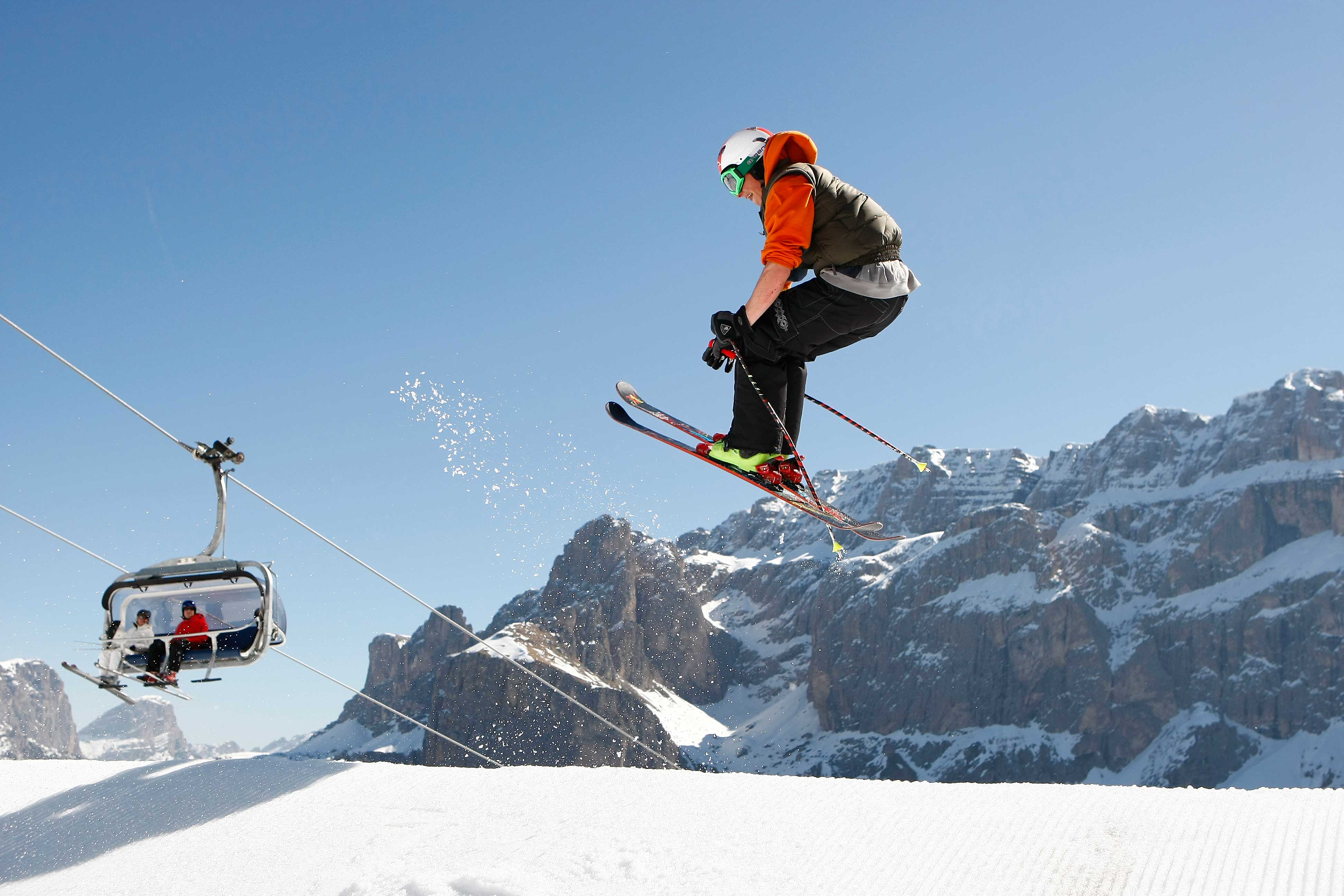 Slittino da neve in Val Gardena: piste, divertimento e paesaggi fiabeschi