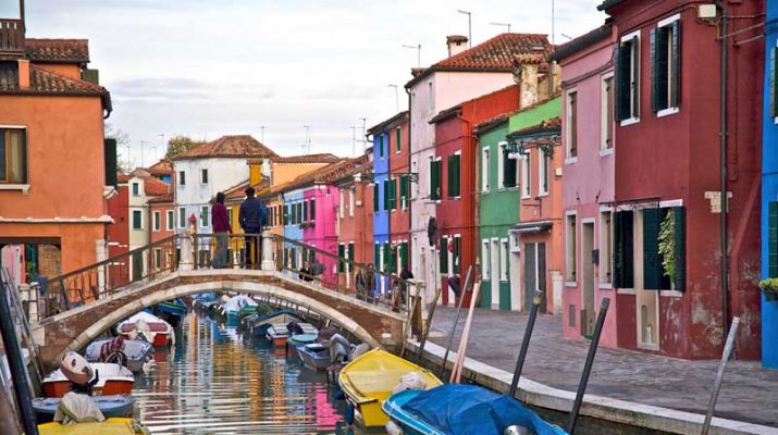 Foto Le 23 strade colorate più belle del mondo