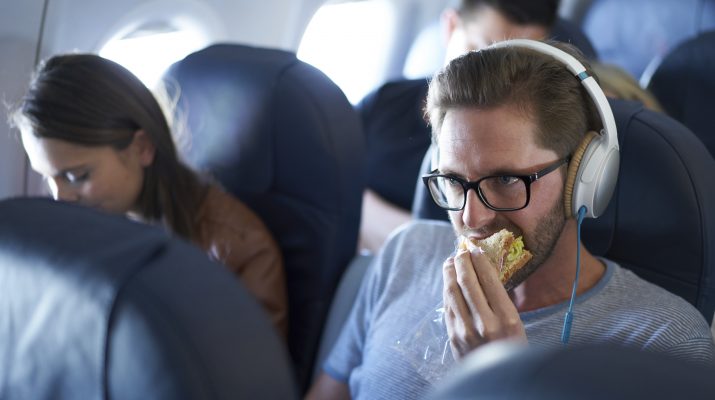 Foto 15 trucchi per viaggiare meglio in aereo