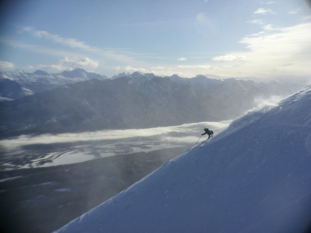Tra ghiaccio e neve: in montagna con lo smartphone che ama l’avventura