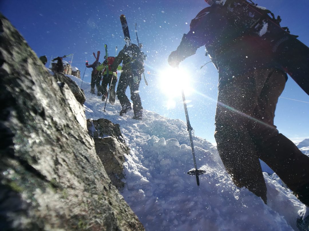 Tra ghiaccio e neve: in montagna con lo smartphone che ama l’avventura
