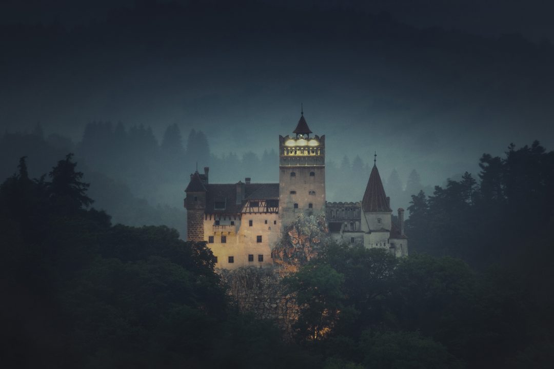 Halloween da paura: dal castello di Dracula alle case stregate