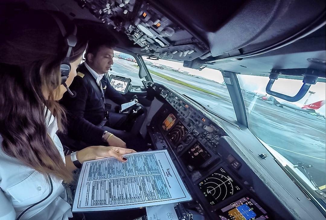 Instagram: tutti pazzi per Eser, donna pilota