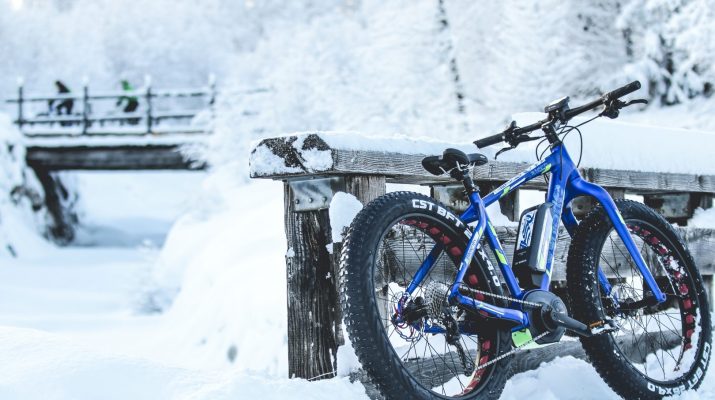 Foto Fat bike elettriche sulle nevi della Val Ferret