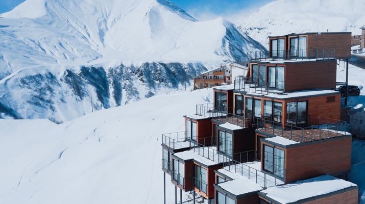 Foto Caucaso, l'albergo di montagna fatto di container