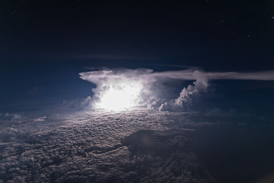 Tempeste e fulmini dalla cabina del pilota