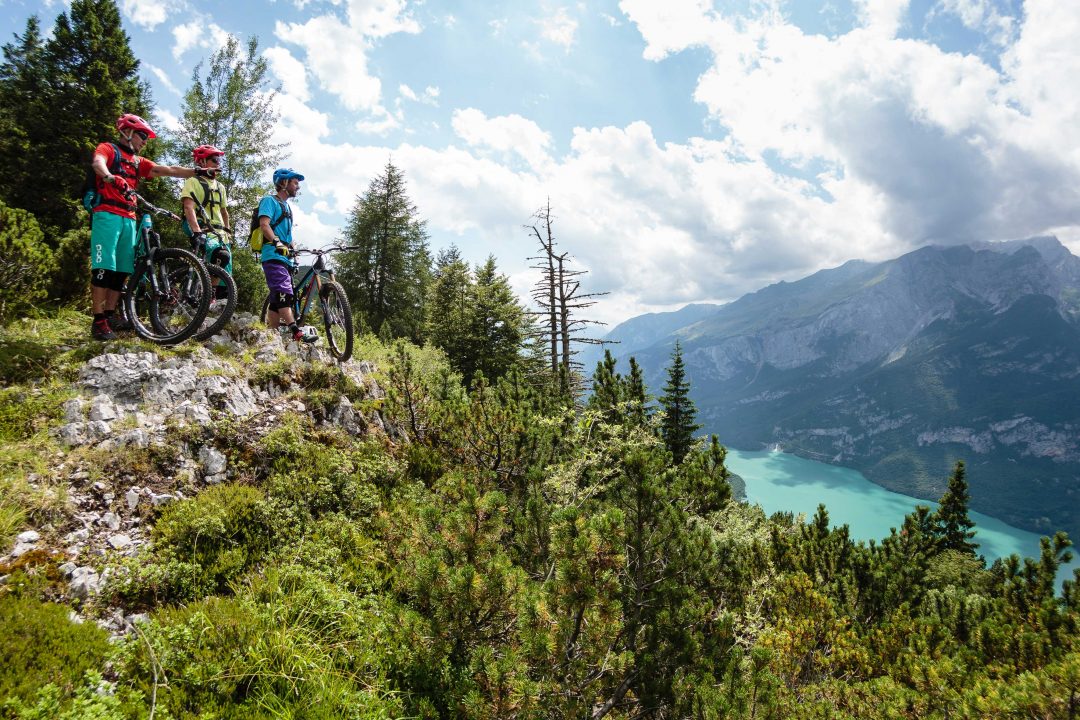 DOVE Travel Issue. In bici sulle cime del Trentino