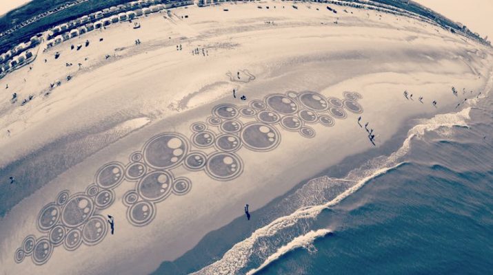 Foto Beach art sulla costa olandese
