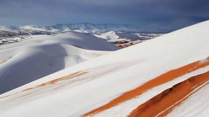 Foto Neve nel deserto del Sahara: le foto dall'Algeria