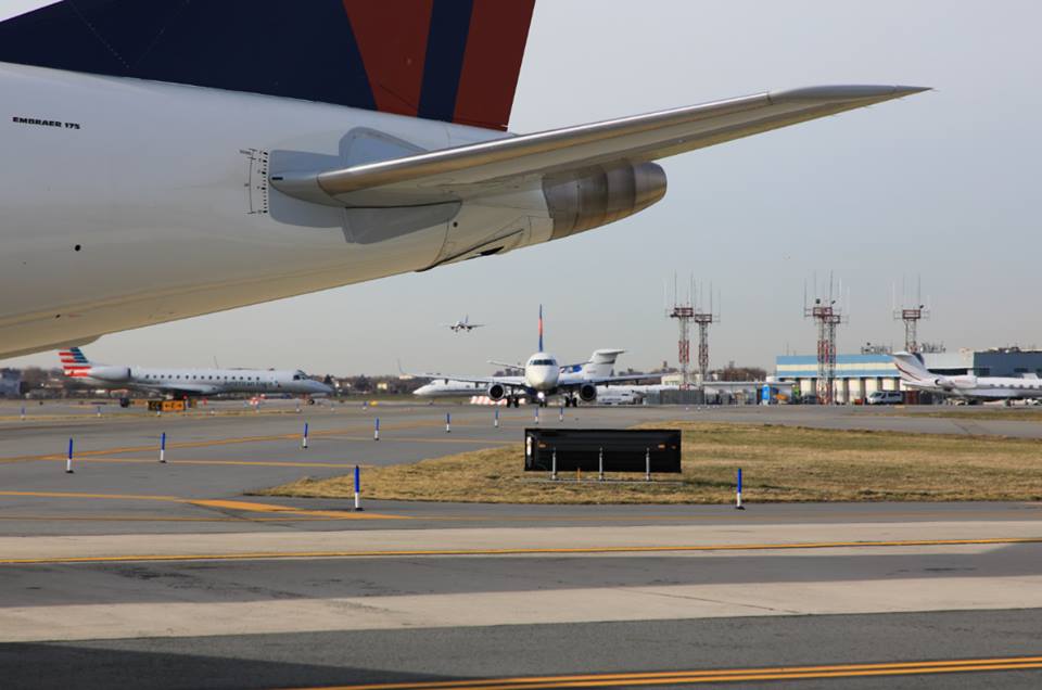 New York LaGuardia-Toronto Pearson 