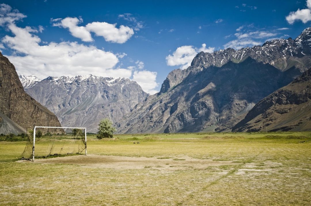 I 14 campi da calcio più estremi e incredibili del mondo