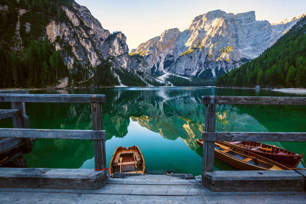 Un tuffo nei laghi più belli (e puliti) d’Italia