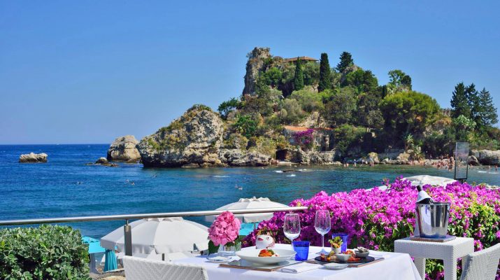 Foto Un tavolo sul mare: i ristoranti a pelo d'acqua