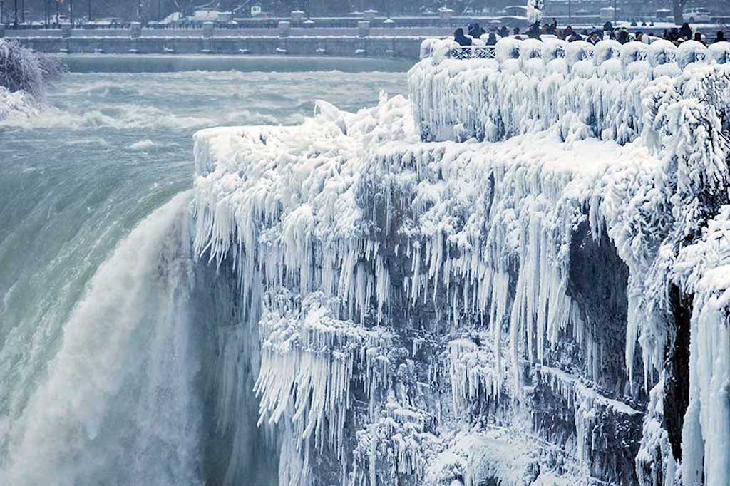 Le cascate del Niagara ghiacciate