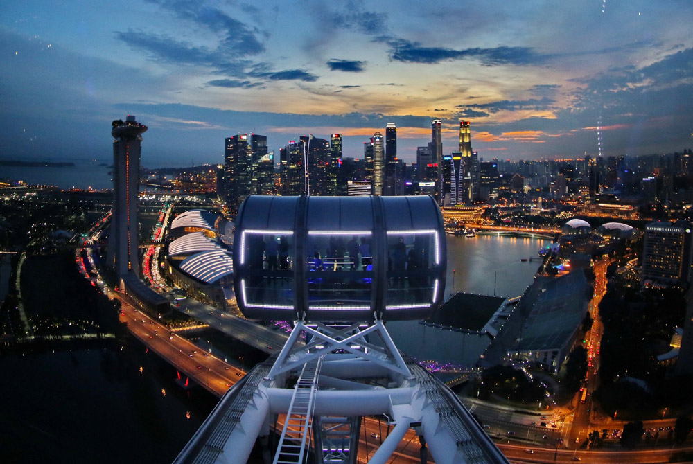 4. A Singapore sulla ruota panoramica più alta del pianeta