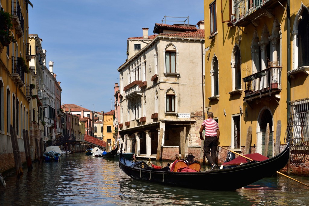 L’hotel Maison Venezia | UNA Esperienze si affaccia sui canali della Serenissima. In posizione centrale, ma defilata, è perfetto per un soggiorno romantico.
